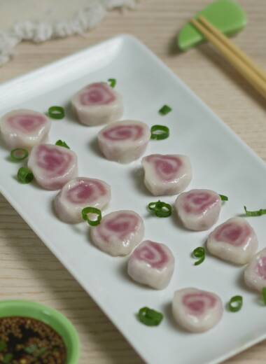 Narutteok, vegan narutomaki plated.