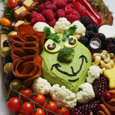 grinch charcuterie board vegan and gluten free