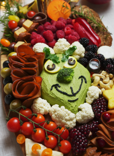 grinch charcuterie board vegan and gluten free